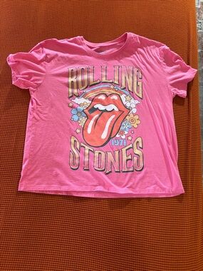 the Rolling Stones Hot Pink Graphic Tee with Tongue Logo XXL